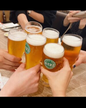 Ai Kayano Instagram - 無職転生ステージに出演する為、夕実ちゃんとシンガポールに行って来ました❣️

3回目とはいえ、久しぶりの海外にちょっぴりドキドキしていたのですが、ファンの皆さんが「おかえり〜！」って言ってくれた事で、すっかりリラックスして、楽しんでしまいました〜☺️
本当に本当にありがとう！！

イベントが楽しかったのはもちろん、美味しいごはんに観光に…
とっても充実した2日間でした🌿🍸
また会いましょう、シンガポール！！（茅）