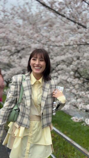 Ai Moritaka Instagram - ひたすら歩きひたすら桜を愛でる動画です🌸
#千鳥ヶ淵 #vlog