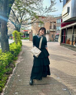 Ai Moritaka Instagram - 🖤🤍 #森高のお洋服

バッグはTikTokでコラボさせて貰った #ロウェルシングス さんの推し活バッグ👜だよーっ✴︎
早くバッグ持って現場に行きたい🥺💗