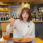 Ai Shinozaki Instagram - ・ サテライトオフィス presents 「篠崎愛、おなかすいちゃった」始まります！🥳 発見困難！予約困難！の人気グルメ店や 野球場近くのお店で爆食するという幸せな番組💓 11月20日(月)からスポーツライブ にて放送です！ みんな観てね☺️✨ #篠崎愛 #おなかすいちゃった