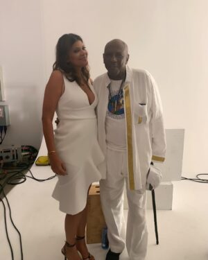 Aida Rodríguez Instagram - It was my absolute honor to meet and give Mr. Gossett his flowers. He was an amazing actor and did what he loved until he passed on to become an ancestor. We celebrate your life and say thank you for a job well done. Thank you for sharing your time and space and greeting me with love. Fly high. We don’t die, we graduate. 💜
