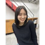 Aika Sawaguchi Instagram - 今日も今日とてお世話になりました。(@miri.___________ ) 暗めのお色、重たすぎずかわいいでございます。 前髪を少し伸ばしてみることにしました。ウキウキしてます。