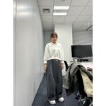 Aika Sawaguchi Instagram - 最近の沢。 アウトレットに行った沢 仕事終わりに炒飯を食べた沢 アウトレットで買った服の袖丈が思ったよりも短くて笑いが止まらない沢。 どの沢も楽しそうでなによりです。最近人と話しすぎて喉がずっと痛いです。