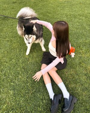 Aileen Huang Instagram - 來台中看狗狗打架🥺🥺
看起來超派ㄉ🔪

Dress up @yuyu_active