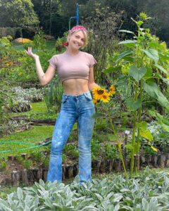 Aimée Madureira Most Liked Photos and Posts