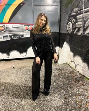 Aimée Madureira Instagram - Nutri off.  @store.croppeds ✔️🖤💃🏼🪩 #lastnight niver da Paola