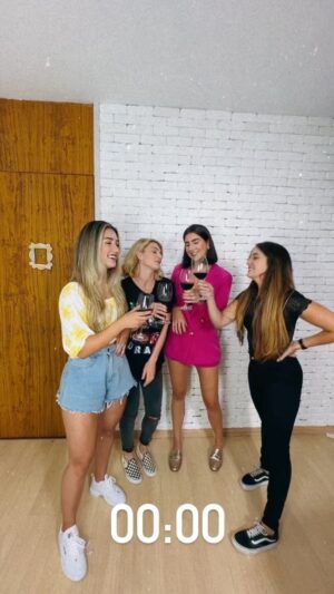 Aimée Madureira Instagram - Evolução da noite 😂