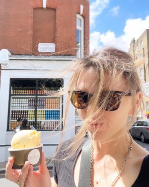 Aimee Teegarden Instagram - You sound like you’re from London….✈️🍨🇬🇧🐛