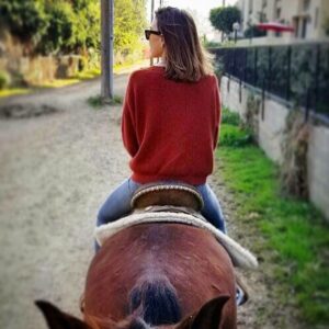 Aimee Teegarden Instagram - LA and it’s bumper to bumper traffic....🦄🤠 🐴 #horsingaround