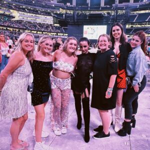 Aimee Carrero Instagram - 🎵my reputation’s never been worse so you must like me for me 🎵🐍⁣
⁣
my gorgeous niece ella took us to the eras tour last night and it was the most magical, earnest good time i’ve had maybe ever. vibes were immaculate 🫶🏽✨⁣
⁣
my pal @ethantobman creative directed a true masterpiece with this tour. so so proud