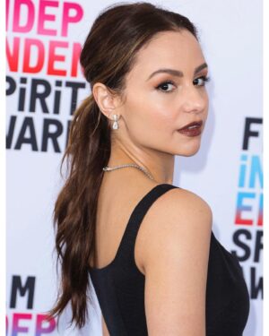 Aimee Carrero Instagram - Independent Spirit Awards 🕊️⁣
⁣
Thanks to @sagindie and @darrien_straightnochaser for seating me at the only table to polish off 3 bottles of champs
⁣
Styling: @bradgoreski @daniela_viviana 
Dress: @dior 
Hair: @hairbyaviva 
Makeup: @simonesiegl 
⁣
Portraits: @imdb @michaelrowephoto 
Carpet: @shutterstock 
Event: my beloved @vivienkillilea