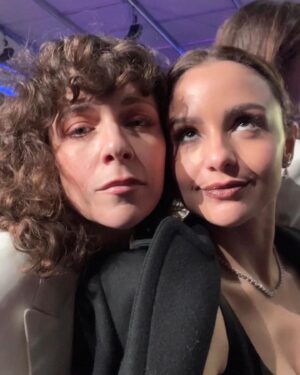Aimee Carrero Instagram - Independent Spirit Awards 🕊️⁣
⁣
Thanks to @sagindie and @darrien_straightnochaser for seating me at the only table to polish off 3 bottles of champs
⁣
Styling: @bradgoreski @daniela_viviana 
Dress: @dior 
Hair: @hairbyaviva 
Makeup: @simonesiegl 
⁣
Portraits: @imdb @michaelrowephoto 
Carpet: @shutterstock 
Event: my beloved @vivienkillilea