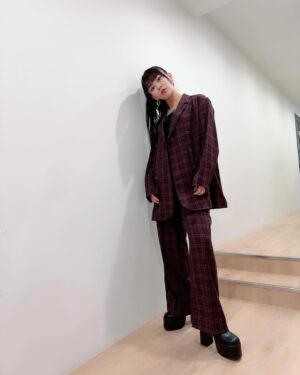 Aina Aiba Instagram - #ガルパ7周年記念特番 コーデ。

セットアップは @amerivintage 
一目惚れだった✨
パープルだったから友希那の時に着ようと思って買った。
半年前くらいかな。やっと着れた💜

全然コーデ載せてなかったのですが、
載せてほしいというお声があったので載せるね！

#お久しぶりです
#セットアップコーデ
#セットアップ姉さん
#ainstagram