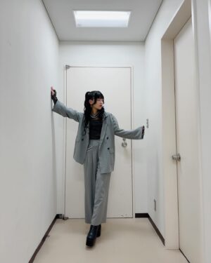 Aina Aiba Instagram - #まほふぇす 2部コーデ。

セットアップ @a_plus_tokyo 
インナー @_vacancy_official 
ネックレス @hare_official 

セットアップは、
ナスカさん @a_plus_nazca おすすめブッ刺さりました😍
袖のファスナーを開けるとラインが見えるの最高すぎるー！

VACANCYのインナー大活躍！
買っておいてよかった〜

映えるか分からない楽屋前で撮ってもらったけど、
この壁の幅のおかげで、映えてる気がしてきた✨
ちょっと今回は写真多め〜
#ハーフツイン ヘアーはオススメされてしました♡

#aibコーデ 
#セットアップ姉さん
#セットアップコーデ
#あぃすた
#ainstagram