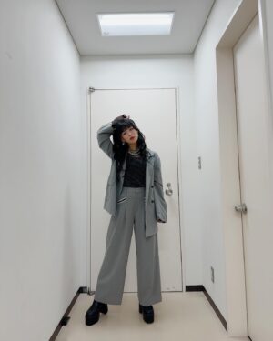 Aina Aiba Instagram - #まほふぇす 2部コーデ。

セットアップ @a_plus_tokyo 
インナー @_vacancy_official 
ネックレス @hare_official 

セットアップは、
ナスカさん @a_plus_nazca おすすめブッ刺さりました😍
袖のファスナーを開けるとラインが見えるの最高すぎるー！

VACANCYのインナー大活躍！
買っておいてよかった〜

映えるか分からない楽屋前で撮ってもらったけど、
この壁の幅のおかげで、映えてる気がしてきた✨
ちょっと今回は写真多め〜
#ハーフツイン ヘアーはオススメされてしました♡

#aibコーデ 
#セットアップ姉さん
#セットアップコーデ
#あぃすた
#ainstagram