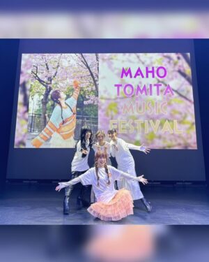 Aina Aiba Instagram - 「富田麻帆ミュージックフェスティバル」
1部･2部出演させていただきました！

改めて、まほねぇー！ @maho_tomita6261 
記念すべき、周年おめでとう🥳㊗️💫
出会って8年目になるのかなぁ。
ずっと仲良くしてくれて、
こんな素敵なライブイベントに呼んでくれて、
最高にHappyです！！！

1部は
かのんと @nanaki.kanon 
ようこと @yokokadoyama 

2部は
もよよんと @koyamamomoyo_official 
あやさと @ayasacream 

みんなの歌を聴いて、耳が幸せ！
会場の皆さんの熱気も声も最高すぎでした🫶

私も歌わせていただきましたよー！

1部
♪Lead the way／相羽あいな
♪空色デイズ／中川翔子
♪MA･MO･RU／富田麻帆(まほ姉と)
♪純情アンクラシファイド／愛城華恋･神楽ひかり･天堂真矢･西條クロディーヌ(まほ姉と)
♪Star Divine／スタァライト九九組(みんなと)

2部
♪Lead the way／相羽あいな
♪閃光／Alexandros
♪Beauty or Beast／相羽あいな(まほ姉と)
♪純情アンクラシファイド／愛城華恋･神楽ひかり･天堂真矢･西條クロディーヌ(まほ姉ともよよんと)
♪Star Divine／スタァライト九九組(みんなと)

歌声のパワーってほんまにスゴいなと感じる一日でした！
心が満たされた〜〜〜幸せ〜〜〜♡♡

#まほふぇす 
#富田麻帆
#七木奏音 
#門山葉子 
#小山百代 
#伊藤彩沙
#相羽あいな