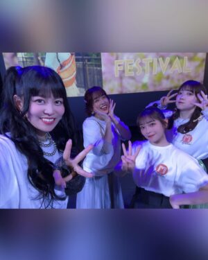 Aina Aiba Instagram - 「富田麻帆ミュージックフェスティバル」
1部･2部出演させていただきました！

改めて、まほねぇー！ @maho_tomita6261 
記念すべき、周年おめでとう🥳㊗️💫
出会って8年目になるのかなぁ。
ずっと仲良くしてくれて、
こんな素敵なライブイベントに呼んでくれて、
最高にHappyです！！！

1部は
かのんと @nanaki.kanon 
ようこと @yokokadoyama 

2部は
もよよんと @koyamamomoyo_official 
あやさと @ayasacream 

みんなの歌を聴いて、耳が幸せ！
会場の皆さんの熱気も声も最高すぎでした🫶

私も歌わせていただきましたよー！

1部
♪Lead the way／相羽あいな
♪空色デイズ／中川翔子
♪MA･MO･RU／富田麻帆(まほ姉と)
♪純情アンクラシファイド／愛城華恋･神楽ひかり･天堂真矢･西條クロディーヌ(まほ姉と)
♪Star Divine／スタァライト九九組(みんなと)

2部
♪Lead the way／相羽あいな
♪閃光／Alexandros
♪Beauty or Beast／相羽あいな(まほ姉と)
♪純情アンクラシファイド／愛城華恋･神楽ひかり･天堂真矢･西條クロディーヌ(まほ姉ともよよんと)
♪Star Divine／スタァライト九九組(みんなと)

歌声のパワーってほんまにスゴいなと感じる一日でした！
心が満たされた〜〜〜幸せ〜〜〜♡♡

#まほふぇす 
#富田麻帆
#七木奏音 
#門山葉子 
#小山百代 
#伊藤彩沙
#相羽あいな