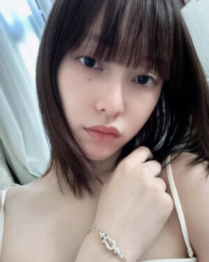 Aina Yamada Instagram - .

エアコン付けて毛布に包まる準備は
もういつでも出来るのだけれど(՞- -՞)ᐝ