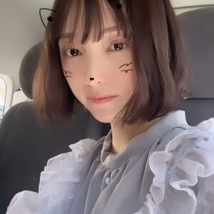 Aina Yamada Instagram - 📻🫖🕯