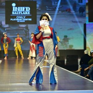 Aindrila Sharm Instagram - Walking a ramp after ages . It was such a wonderful experience walking for #INIFD ♥️
Thank you so much for showing such love and appreciation 🫶🏻