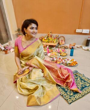 Aindrila Sharm Instagram - শুভ কোজাগরী লক্ষী পুজো 🪷