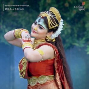 Aindrila Sharm Instagram - দশমহাবিদ্যা-র অন্যতমা রূপ দেবী মাতঙ্গী আসছেন #ColorsBangla -য়! আপনিও চোখ রাখুন #DebiDoshomohabidya -য় 25 সেপ্টেম্বর ভোর 5:00 টায়! #Mahalaya2022 

@surinderfilmstv