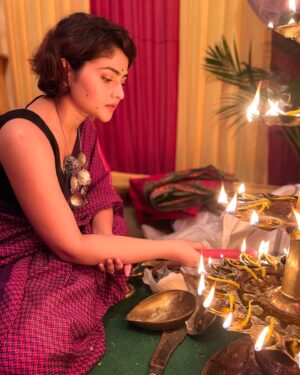 Aindrila Sharm Instagram - সন্ধিপূজা 🌼🔥🌼