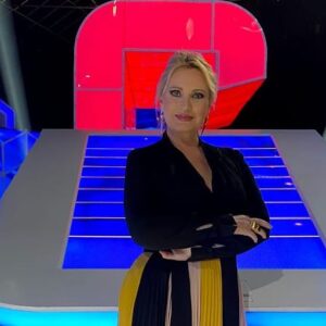 Ainhoa Arteta Instagram - Hoy me veréis  en este maravilloso programa el dinero recaudado es para la fundación 
@fundacion_isabelgemio 📺 Emisión: 18/04 a las 18:30-19:30la cuenta es: @elcazadortve (Instagram y Twitter)