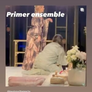Ainhoa Arteta Instagram - Primer ensamble …. Va ha ser agotador pero lo conseguiremos mañana pregeneral pasado general un día de descanso y premiere …. Es un tour de fuerzas pero esto pasa porque los teatros no tiene. Las ayudas que necesitan …. Sooo hay dos privilegiados en este país y encima no contratan españoles a penas …. Mañana maquillajes y pasado  también intentaré poneros cosas pero como voy a 2000 y soy Buterfly pues Justo el tiempo de un té rápido y sigo con la escena 😂😂😂 @teatrovillamarta  Gracias infinitas por ser SIEMPRE desde que llegue a España el teatro que me apoyó y hasta ahora ahí seguimos