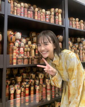 Airi Matsui Instagram - 福島発酵マルシェin土湯温泉

トークショーに来て下さった皆様
ありがとうございました🙇🏻‍♂️✨

沢山の方とお会い出来て嬉しかったです！

まだまだ知らない
福島の発酵の魅力をたくさん発見出来ました！

皆様も福島の発酵文化に触れてみて欲しいなぁ
美味しい発酵食沢山あるよ😋

沢山のこけしさんと📷🤍