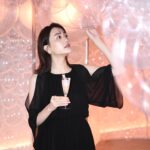 Airi Matsui Instagram - クレ・ド・ポー ボーテ 誕生から10周年を迎える美容液 ル・セラム 『輝きの原点にもどる鍵』POPUPイベントへ。 ル・セラムを実際に体験。 浸透の速さや使った後すぐにうるおって肌のなめらかさを実感できました💎 そして40 年以上も肌細胞研究をしている事や 世界中の女性の為に活動していたり、、 歴史を知る事が出来てとてもわくわくする空間！ 8/18〜8/27 事前予約制です！ @cledepeaubeaute #クレドポーボーテ #ルセラム #細胞からはじまる輝き #PR