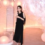 Airi Matsui Instagram - クレ・ド・ポー ボーテ 誕生から10周年を迎える美容液 ル・セラム 『輝きの原点にもどる鍵』POPUPイベントへ。 ル・セラムを実際に体験。 浸透の速さや使った後すぐにうるおって肌のなめらかさを実感できました💎 そして40 年以上も肌細胞研究をしている事や 世界中の女性の為に活動していたり、、 歴史を知る事が出来てとてもわくわくする空間！ 8/18〜8/27 事前予約制です！ @cledepeaubeaute #クレドポーボーテ #ルセラム #細胞からはじまる輝き #PR