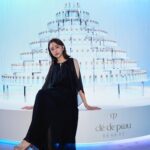 Airi Matsui Instagram - クレ・ド・ポー ボーテ 誕生から10周年を迎える美容液 ル・セラム 『輝きの原点にもどる鍵』POPUPイベントへ。 ル・セラムを実際に体験。 浸透の速さや使った後すぐにうるおって肌のなめらかさを実感できました💎 そして40 年以上も肌細胞研究をしている事や 世界中の女性の為に活動していたり、、 歴史を知る事が出来てとてもわくわくする空間！ 8/18〜8/27 事前予約制です！ @cledepeaubeaute #クレドポーボーテ #ルセラム #細胞からはじまる輝き #PR