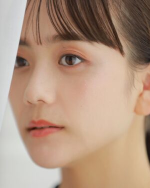 Airi Matsui Instagram - DIORSHOWが新しくリニューアル！
普段から愛用しているのでとても嬉しい🤍

私が使ったシャドウは
サンク クルール 423 アンバーパール

優しいオレンジと上品なラメ感がタイプでした
カーキのマスカラも可愛くて早く使いたい！

アイシャドウ、マスカラ、アイライナー、アイブロウペンシルが更に豊富になって登場するのでぜひチェックしてみてね。

8月18日より発売✨

@diorbeauty 
@dior 
#ディオールショウ 
#DIORSHOW 
#ディオールファインジュエリー
#SupportedbyDior