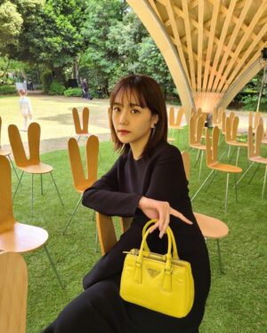 Airi Matsui Instagram - 「PRADA MODE TOKYO」
東京都庭園美術館にて。
建築家でありプラダとも長年コラボレーションをしている妹島和世がキュレーターを務め、建築、庭園、アート、音楽が融合した体験を。

自然に囲まれて天気も良く、とても気持ちよかったです🌞

@prada 
#PRADAMODE