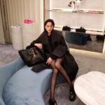 Airi Matsui Instagram - VERSACE ICONs EVENT 1st Anniversary of GINZA FLAGSHIP ボディラインに沿った美しい シルエットがシックでエレガンス。 新たな魅力がつまったコレクションでした🩶 @VERSACE #VersaceGrecaGoddess #PR