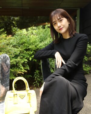 Airi Matsui Instagram - 「PRADA MODE TOKYO」
東京都庭園美術館にて。
建築家でありプラダとも長年コラボレーションをしている妹島和世がキュレーターを務め、建築、庭園、アート、音楽が融合した体験を。

自然に囲まれて天気も良く、とても気持ちよかったです🌞

@prada 
#PRADAMODE