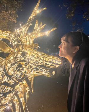 Airi Matsui Instagram - もうクリスマスだね〜🎄🤍

相変わらず引きこもりしがちだけど
たまにキラキラしてる街に出てクリスマス味わってきた💫