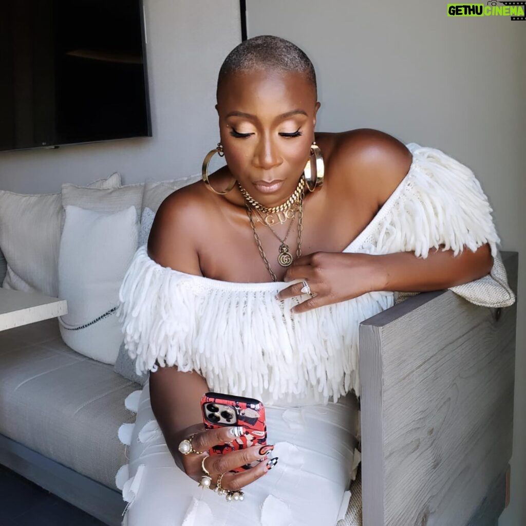 Aisha Hinds Instagram - •| H E A D • S H O T T A |•’ 📷: @danieandthebloom 💄: @danieandthebloom 🎵: @shesjustdifferent *I DO NOT OWN THE RIGHTS TO THIS MUSIC*