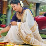 Aishwarya Ramsai Instagram – ഓണാശംസകൾ🌼🌸

:
Blouse ~ @fab.d.studio 
:
#actress #aishwaryaramsai #mounaragam #bekind #staysafe