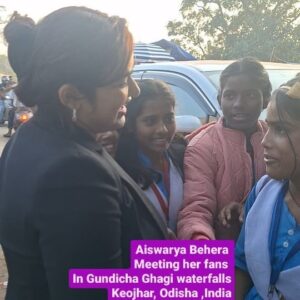 Aiswarya Behera Instagram - #AiswaryaBehera with her #Fans in #GundichaGhagiWaterfalls #Keojhar #Odisha #India 
#December #17 #2023