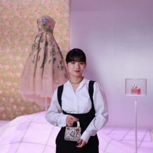 Aju Makita Instagram - ☺︎
｢ミスディオール展覧会 ある女性の物語｣
普段から香水やヘアミストを愛用しているので
Diorの歴史を知ることができて楽しかった〜🌷
6/16(日)~7/15(月)
東京六本木ミュージアムにて開催🐝
皆様もぜひ💭

@eriko_yamaguchi_ 
 #pr  #ミスディオール展覧会  #missdior 
 #supportedbydior