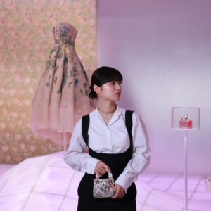 Aju Makita Instagram - ☺︎
｢ミスディオール展覧会 ある女性の物語｣
普段から香水やヘアミストを愛用しているので
Diorの歴史を知ることができて楽しかった〜🌷
6/16(日)~7/15(月)
東京六本木ミュージアムにて開催🐝
皆様もぜひ💭

@eriko_yamaguchi_ 
 #pr  #ミスディオール展覧会  #missdior 
 #supportedbydior