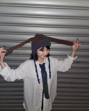 Aju Makita Instagram - ☺︎
帽子とネクタイ編んだ🧶🪡