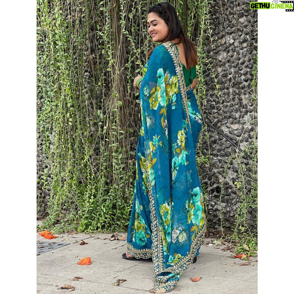 Akalya Venkatesan Instagram - Chill with green ❤️❤️❤️❤️ Beautiful saree @srisaicollections9