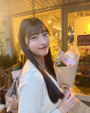 Akane Haga Instagram - ⁡
⁡
気になってたお花屋さん〜〜💐
⁡
可愛すぎたので時間をかけて選んだのですが、
なんとなく、12期カラーっぽいね？笑
⁡
#morningmusume24 #モーニング娘24 #羽賀朱音