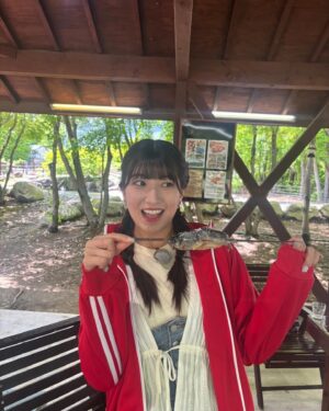 Akane Haga Instagram - #ずんマンモウ
⁡
⁡
今回の｢ずんマンモウ｣では……
⁡
#ウインドマウンテン さん‪🎣‬
北アルプスの清流を利用した釣り堀で
釣り体験をさせていただいたり、
⁡
#サーキットあづみ野 さん🏎
ゴーカートで50km/hくらいの爆走をしたり、
⁡
#レストランくるる さん🍽
顔より大きいハンバーグが
ジューシーでとっても美味しかったり、
⁡
長野県を、たくさん満喫できました！！！
⁡
⁡
TVerで見逃し配信も
1ヶ月間やっていますので、
ぜひご覧ください📺
⁡
⁡
#morningmusume24 #モーニング娘24 #羽賀朱音
#マンモウ飯田 さん #ずん #やす さん #あかねちん
#長野県 #長野 #信州 #安曇野市 #安曇野 #長野観光