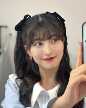 Akane Haga Instagram - 🐈‍⬛🩵
⁡
Wonderland衣装のグッズ、
もうチェックしてくださいましたか〜〜？
⁡
#morningmusume24 #モーニング娘24 #羽賀朱音