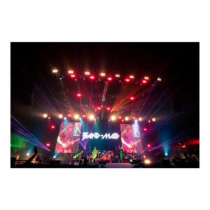 Akane Hirose Instagram - BAND-MAID 10TH ANNIVERSARY TOUR FINAL
2023.11.26@YOKOHAMA ARENA

横浜アリーナありがとうございました！

私が初めて生でライブを観て、バンドの素晴らしさを知ったのがこの場所でした。

いつか自分もこのステージに立ちたいという大きな夢と目標を持ってドラムを始めた、青春の思い出がたくさん詰まった場所。

BAND-MAIDで横浜アリーナのステージに立てた事が本当に嬉しくて幸せです。

熱しやすく冷めやすい私が10年もバンドを続けるなんて思いもしなかった。
ここまで頑張れたのは、メンバー、BAND-MAIDチーム、そして何より応援してくれるみんなのおかげです。

この10年間、楽しい事ばかりではなく大きな壁に直面して心が折れそうになり、ドラムと真正面から向き合えなくなりそうな時期が何度もありました。

そんな私を常に一番近くで支えてくれたのはメンバーです。
努力して結果を出す姿を見せ続けてくれたメンバーのおかげで、私は頑張れています。
芯が強くてカッコ良くて心が綺麗で、一生尊敬してやまない自慢のメンバーです。仲の良さも自慢です。

みんなと離れたくない一心で10年続けてこれました。みんながいる限り、この先何があっても絶対に諦めないし、私は成長し続けます。

そして私達の意見を一番に尊重して寄り添ってくれて、自由に楽しく音楽をやらせてくれるBAND-MAIDチームのみなさんには感謝でいっぱいです。

最後に。
応援してくれるみんなへ。

私達だけではここまで辿り着く事が出来なかったよ。みんなの応援が私達の支えになっています。毎日みんなから頑張るパワーを与えてもらっています。本当にありがとうございます。感謝の言葉だけでは足りないし伝えきれないよ。

応援してくれるみんなに私達もいっぱいパワーを与えたいので、一緒に高め合っていけたら嬉しいです。

見たことのない景色をたくさん見に行きましょう。そして夢を叶えていきましょう。

これからもBAND-MAIDをよろしくお願いします。みんな大好きだ！！！！！

photo by @masafuji93 

#bandmaid