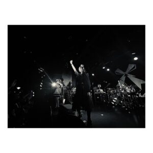 Akane Hirose Instagram - BAND-MAID 10TH ANNIVERSARY
TOUR in JAPAN

2023.10.15@小樽GOLD STONE

MISAお誕生日おめでとう🎉
今年も0時ピッタリの瞬間にみんなで集まってお祝い出来て嬉しかったな！！

MISAと私はソウルメイトらしい。(診断結果で出たってMISAが言ってた)

リズム隊の相方がソウルメイトだなんて最強最高じゃないの！！

もう10年以上の付き合いだけど、ずっと赤ちゃんみたいで可愛くて尊い👶
いつも癒してくれて＆笑わせてくれてありがとう！！

これからも頼むねソウルメイト🤝